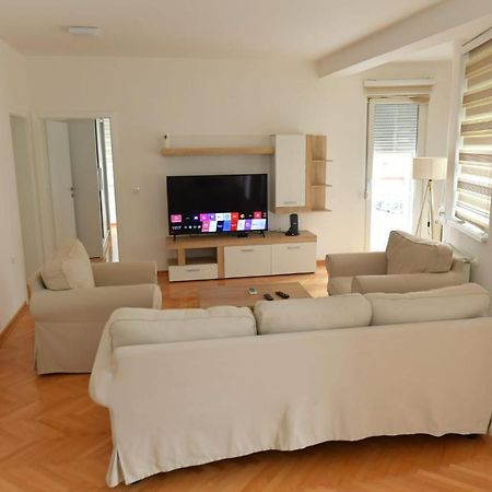 Dobi Apartmani Wing Jagodina Exterior foto